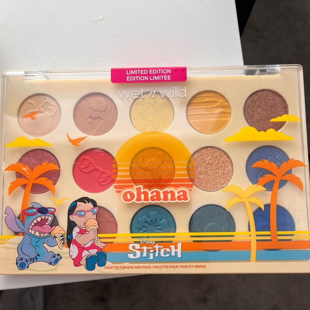 Lilo and stitch Wet n Wild eyeshadow pallet